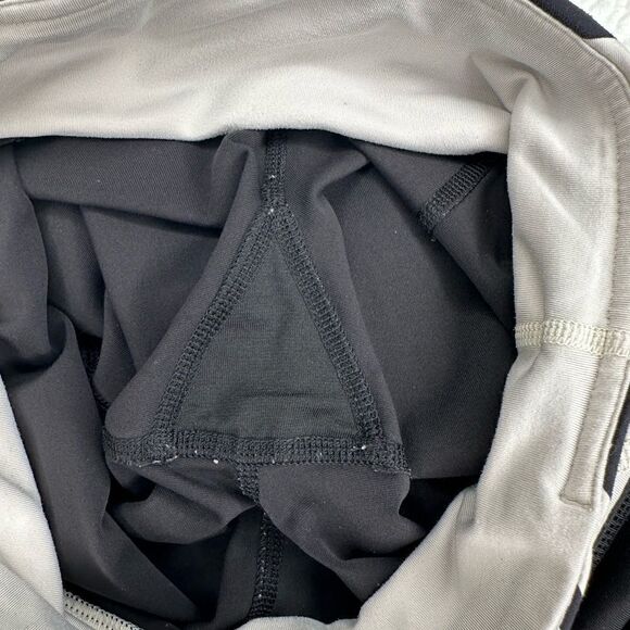 Lululemon Run: Inspire Crop II
Black / Pretty Palm Black Angel Wing Size 2 - Picture 15 of 16